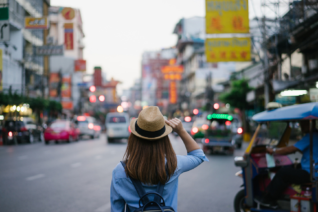 How Situational Awareness Keeps You Safe While Travelling